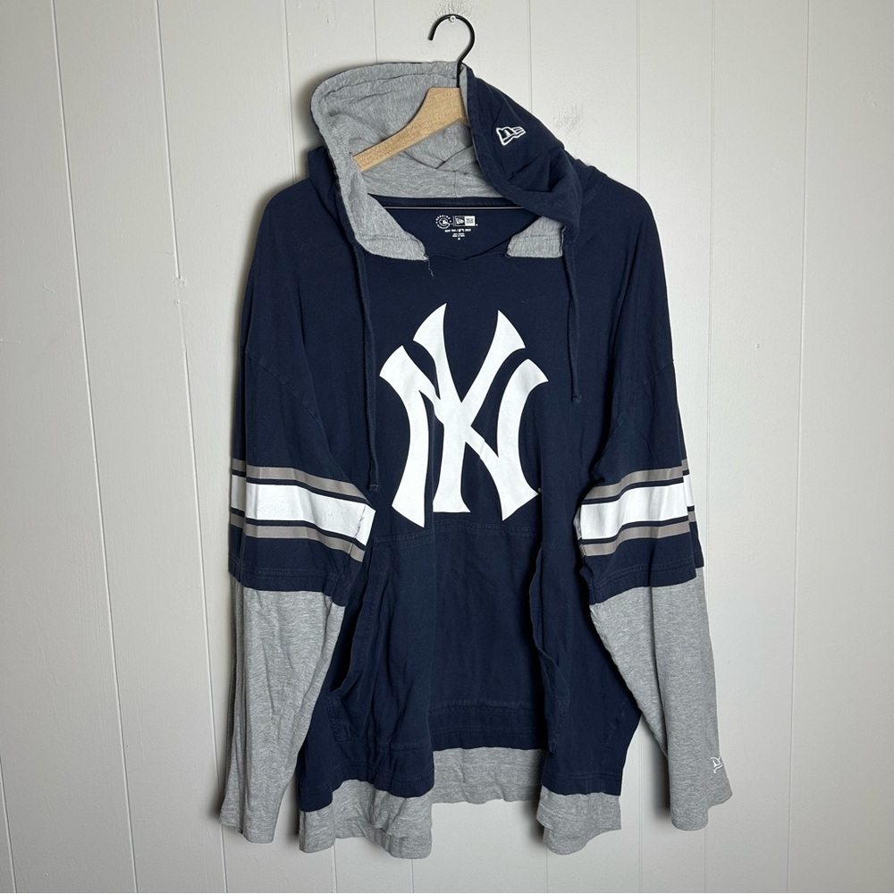 Vintage NY Yankees Hooded Long Sleeve